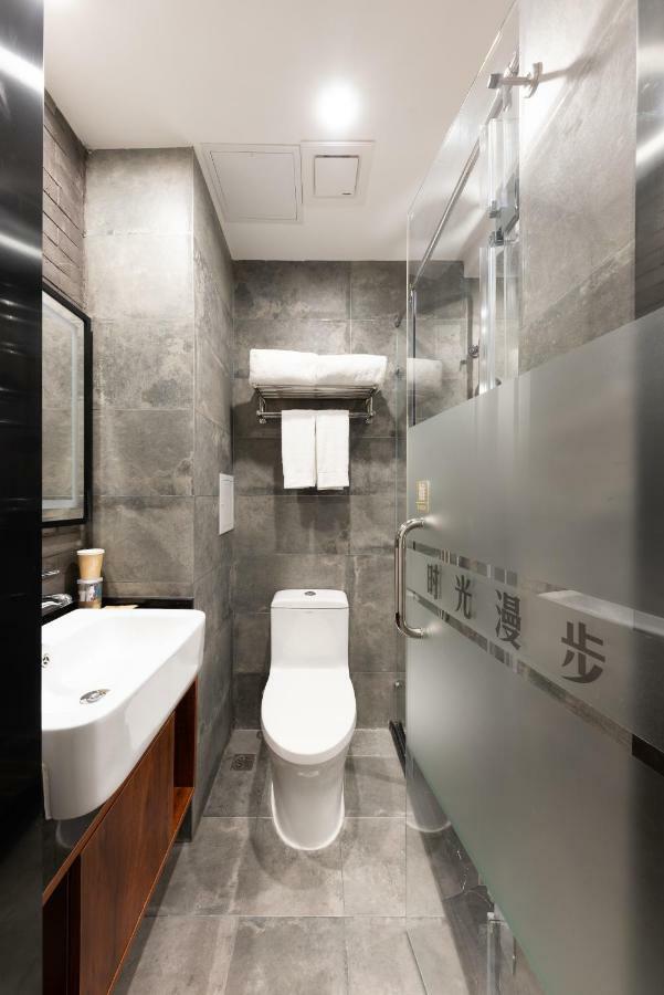 Nostalgia Hotel Near Prince Gong'S Mansion- Beihai Park, Tian'Anmen Square, Nanluoguxiang Hutong, Huguosi Hutong Snack Street, 5 Minutes Walk Away From Ping'Anli Subway Station, Free Ice Cream And Laundry Service,English Communication Well Beijing Luaran gambar